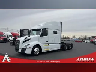 2021 VOLVO VNL740