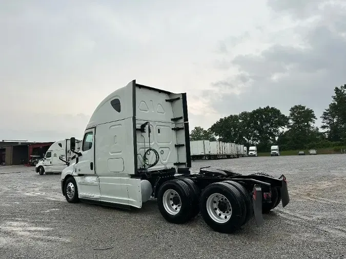 2020 Freightliner T12664ST