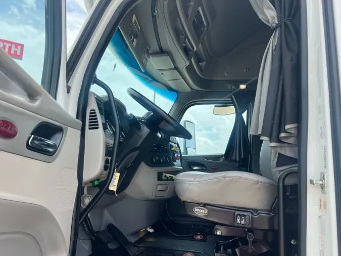 2022 Peterbilt 579