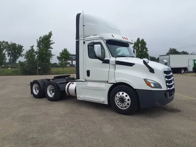 2019 FREIGHTLINER NEW CASCADIA PX12664