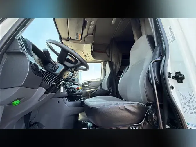 2022 INTERNATIONAL LT