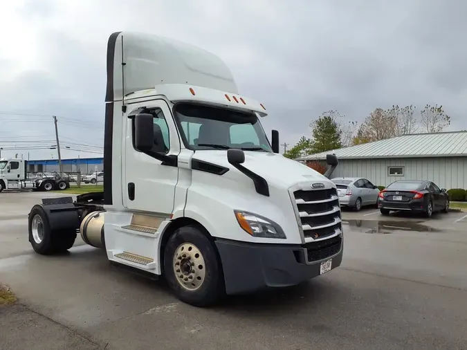 2020 FREIGHTLINER/MERCEDES NEW CASCADIA 116f8a8b9f7cec0b07a7cf5c8d84f76b6fb