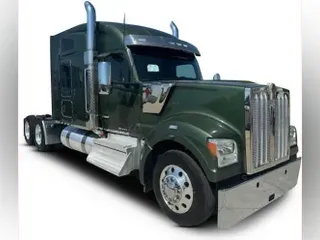 2021 Kenworth W990
