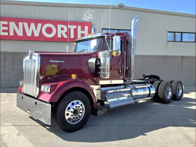 2025 Kenworth W900L