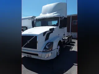 2018 VOLVO VNL64TRACTOR