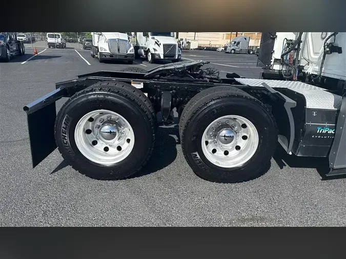 2020 FREIGHTLINER CA126
