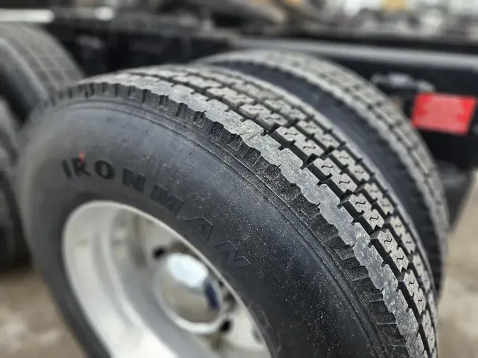 2022 VOLVO VNL64T760