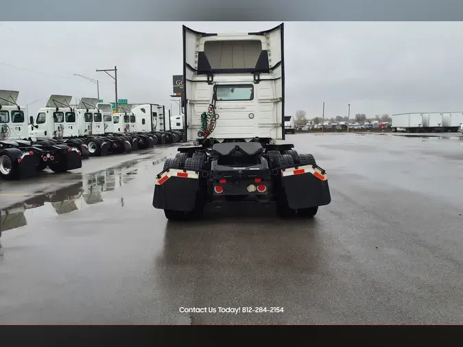 2020 VOLVO VNL64T-300