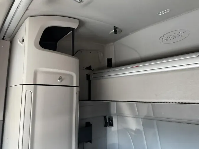 2022 Peterbilt 579