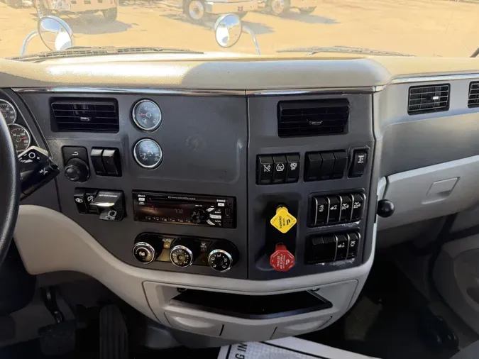 2021 Peterbilt 567