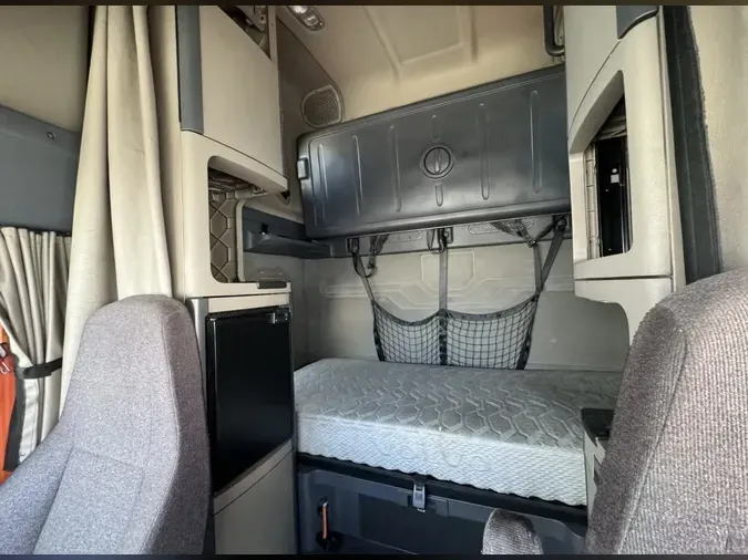 2019 FREIGHTLINER/MERCEDES CASCADIA 125