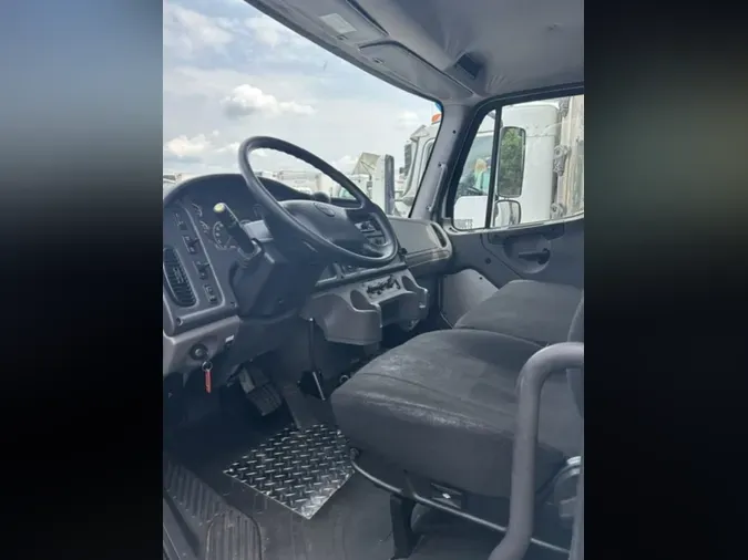 2020 FREIGHTLINER/MERCEDES M2 106f8b5e41aa3109c1aa8e9ce3b329437d6