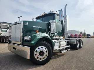 2020 WESTERN STAR 4900SF