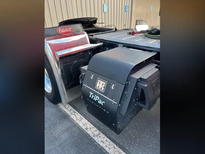 2020 Peterbilt 389