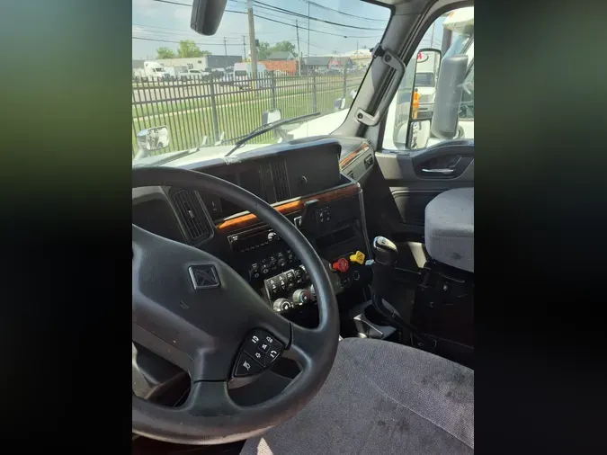 2019 NAVISTAR INTERNATIONAL LT625 SLPR CAB