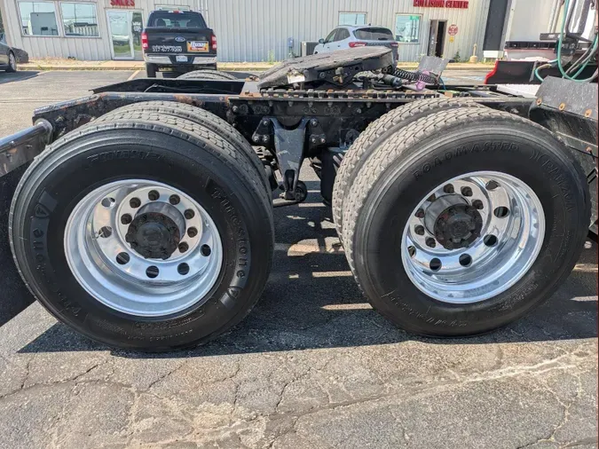 2022 International LT625