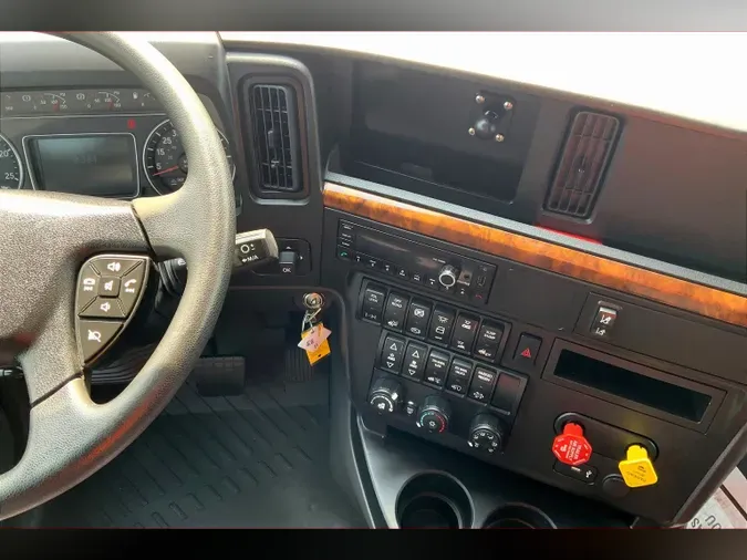 2022 INT LT625 6x4
