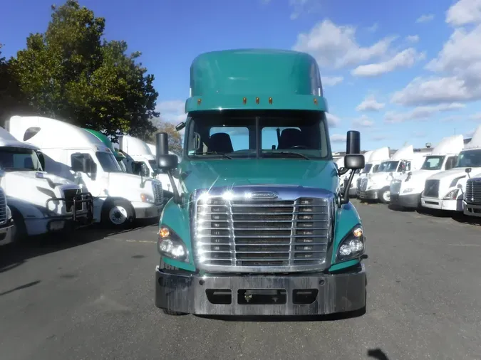 2018 FREIGHTLINER/MERCEDES CASCADIA 125