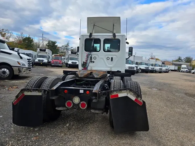 2019 FREIGHTLINER/MERCEDES CASCADIA 125