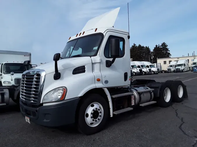 2017 FREIGHTLINER/MERCEDES CASCADIA 113