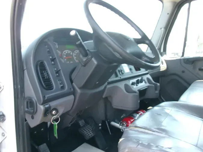 2019 Freightliner Business Class M2 106