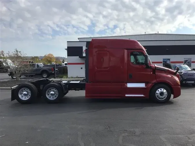 2019 FREIGHTLINER CA126