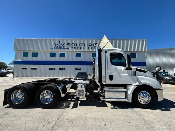 2022 Freightliner Cascadia 126