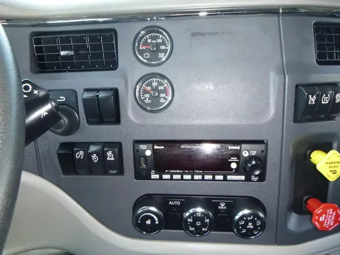 2022 Peterbilt 579