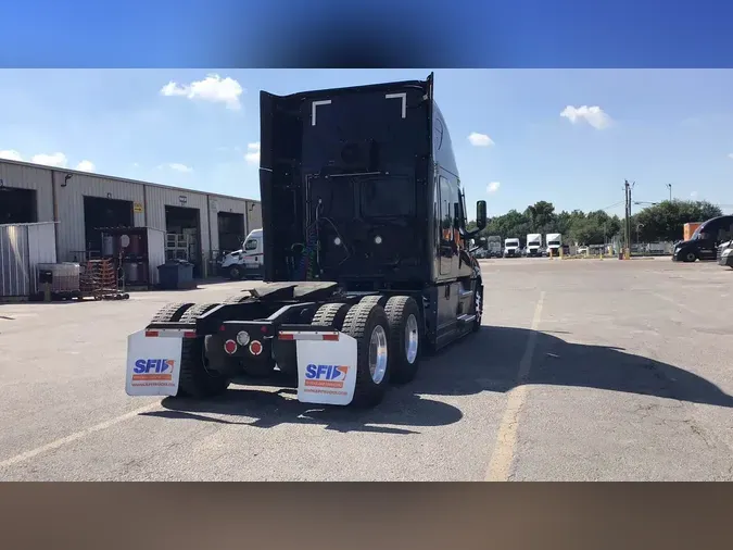 2023 Freightliner Cascadia 126