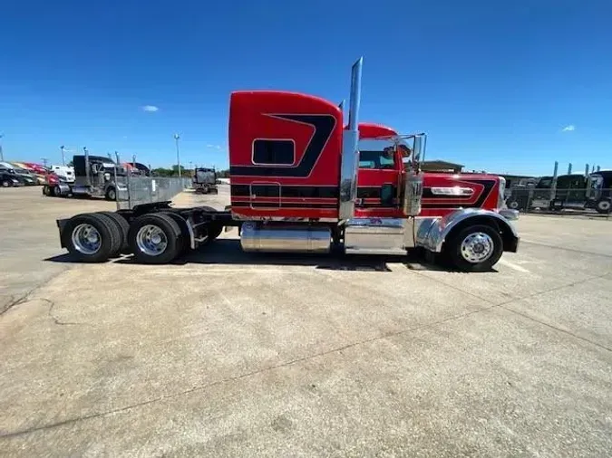 2022 Peterbilt 389f8d87adfce5280f9ad2fb322a874e8d0