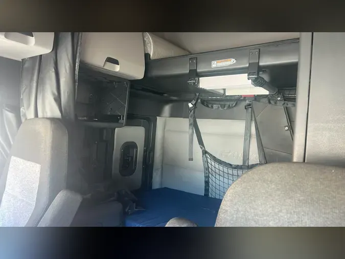 2022 Freightliner Cascadia 126