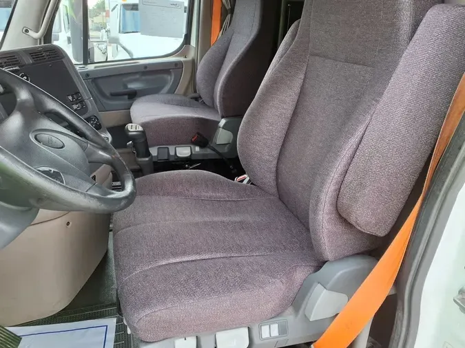 2019 FREIGHTLINER CASCADIA 125f8dd84726df72c24294a3fadf3ca2588