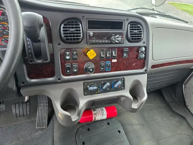 2019 FREIGHTLINER/MERCEDES M2 106