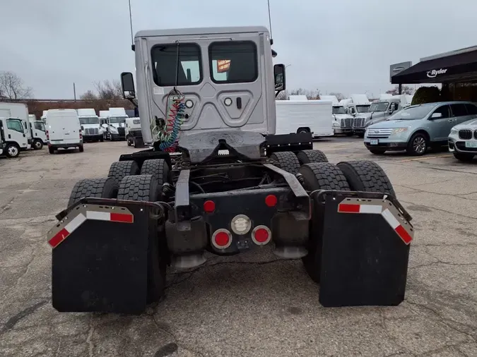 2019 FREIGHTLINER/MERCEDES CASCADIA 125f8e18d8c68ec0577d300e507becb7fcd
