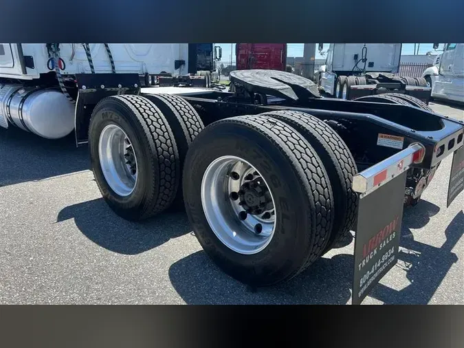 2019 FREIGHTLINER CA126