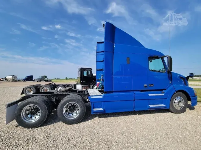 2016 VOLVO VNL64T630