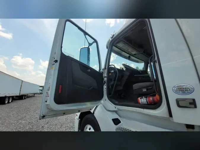 2019 Volvo VNL300