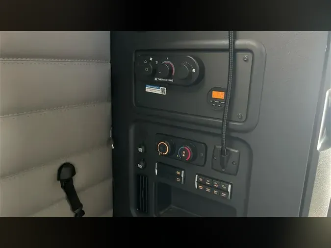 2020 FREIGHTLINER CA126