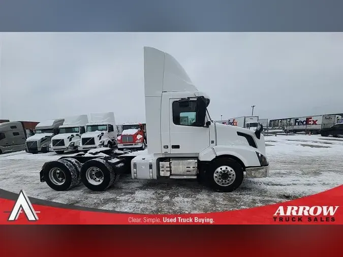 2018 VOLVO VNL300