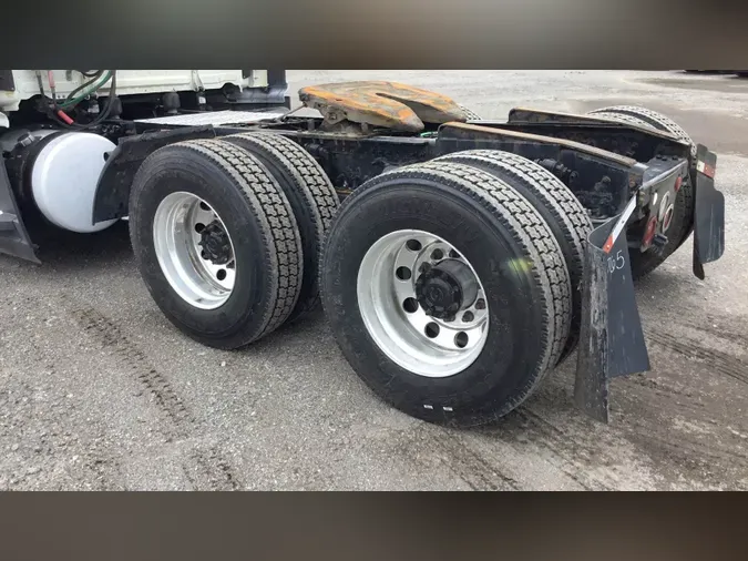 2019 Freightliner Cascadia 126