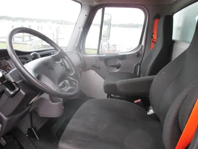 2019 FREIGHTLINER M2
