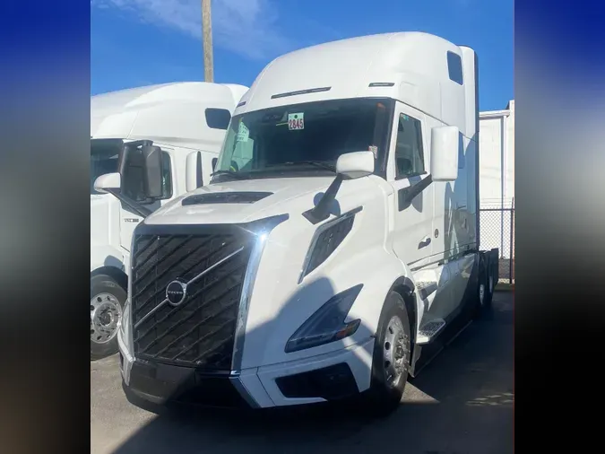 2025 VOLVO TRUCK VNL64T860