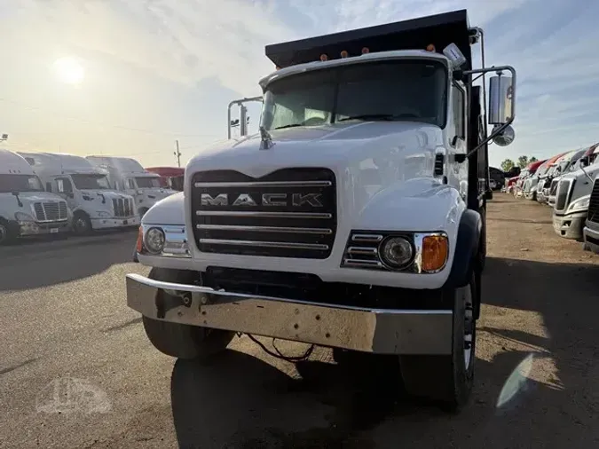 2006 MACK GRANITE CV713