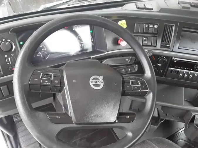 2019 VOLVO VNR42T 300