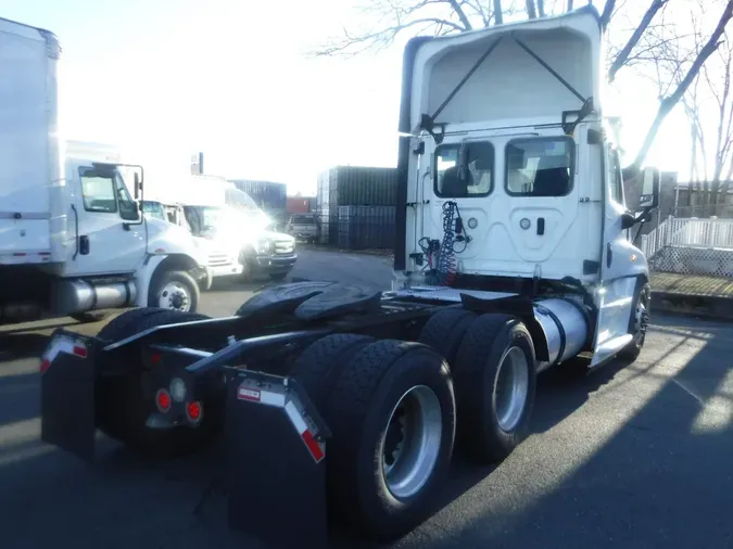 2018 FREIGHTLINER/MERCEDES CASCADIA 125