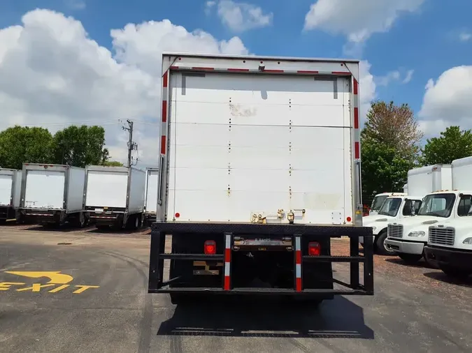 2019 FREIGHTLINER M2 106