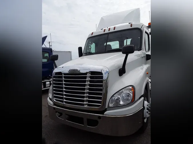 2016 FREIGHTLINER/MERCEDES CASCADIA 125