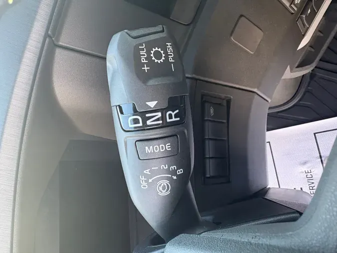 2027 VOLVO TRUCK VNL64TV04