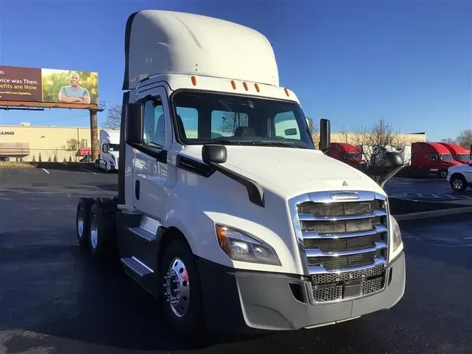 2020 FREIGHTLINER CA126