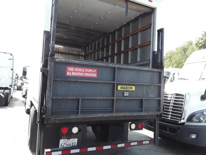 2016 FREIGHTLINER/MERCEDES M2 106